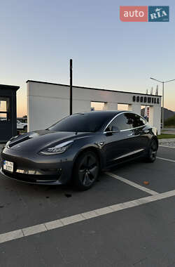 Седан Tesla Model 3 2020 в Мукачево