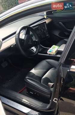 Седан Tesla Model 3 2019 в 