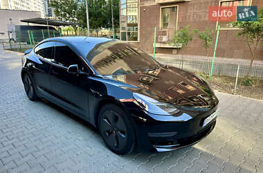 Седан Tesla Model 3 2021 в 