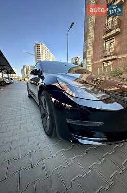 Седан Tesla Model 3 2021 в 