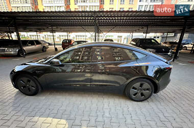 Седан Tesla Model 3 2021 в 