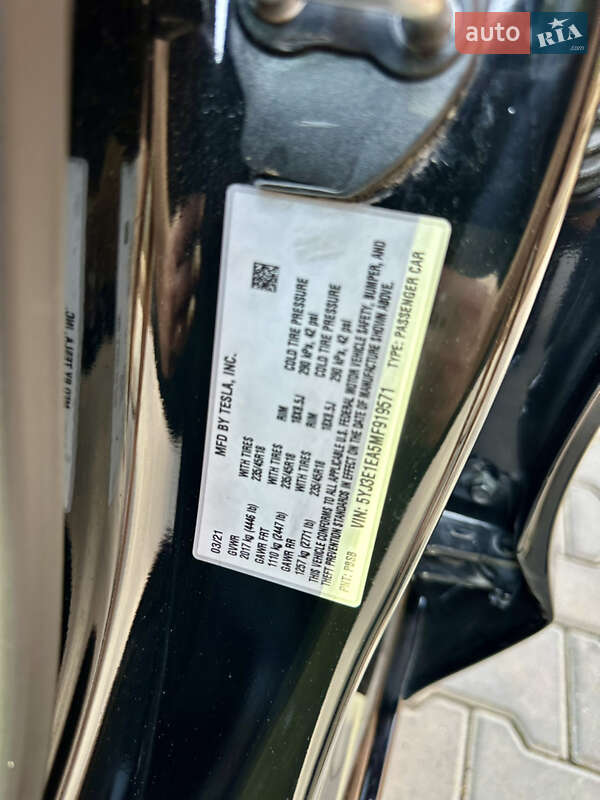 Седан Tesla Model 3 2021 в Одесі