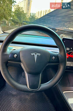 Седан Tesla Model 3 2021 в 