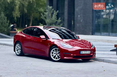 Седан Tesla Model 3 2021 в 