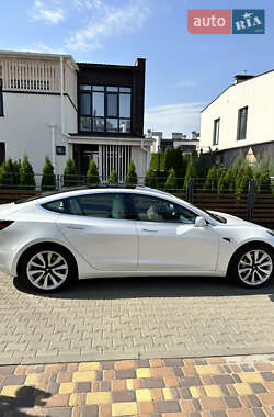 Седан Tesla Model 3 2019 в 