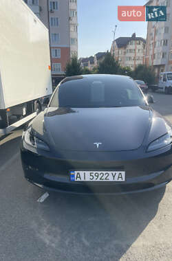 Седан Tesla Model 3 2024 в 