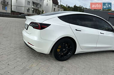 Седан Tesla Model 3 2020 в 