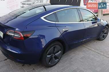 Седан Tesla Model 3 2020 в 