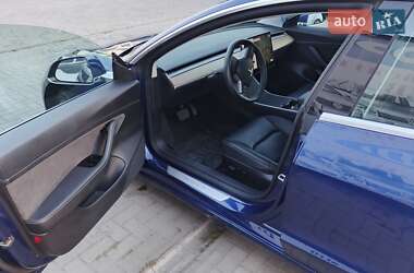 Седан Tesla Model 3 2020 в 