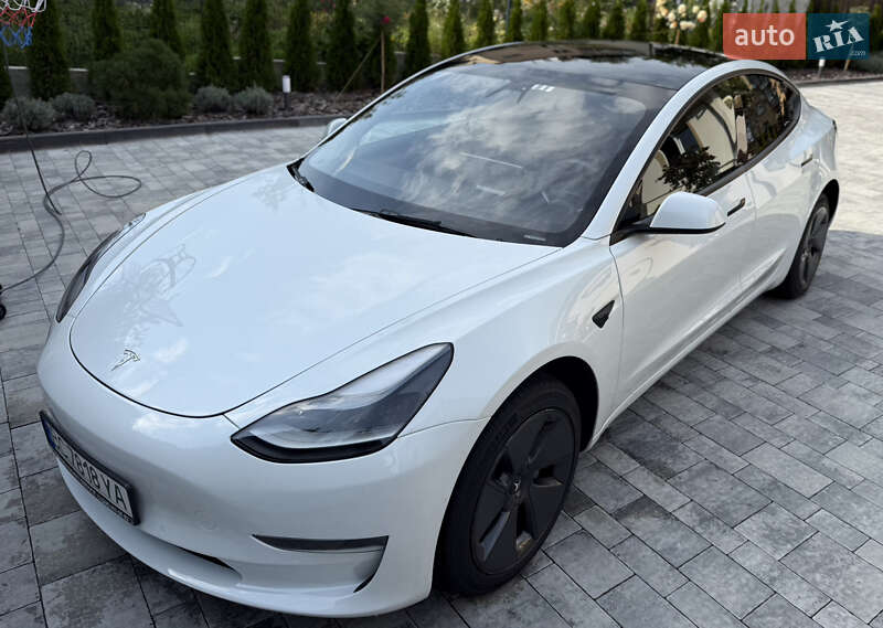 Tesla Model 3 2021