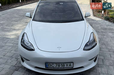 Седан Tesla Model 3 2021 в 
