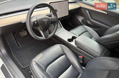 Седан Tesla Model 3 2021 в 