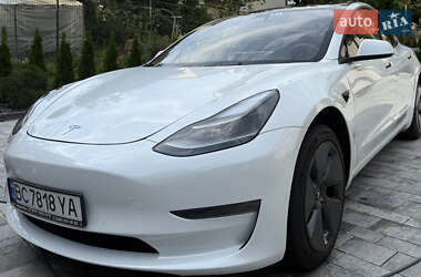 Седан Tesla Model 3 2021 в 