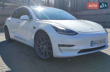 Седан Tesla Model 3 2020 в 