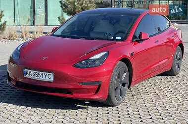 Седан Tesla Model 3 2022 в 