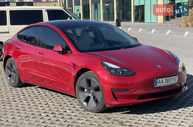 Седан Tesla Model 3 2022 в 