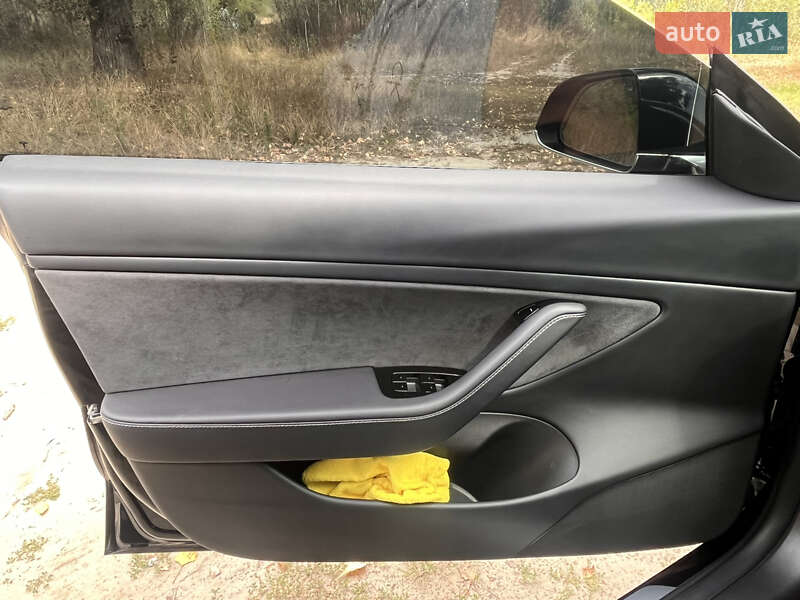 Седан Tesla Model 3 2019 в Кобеляках