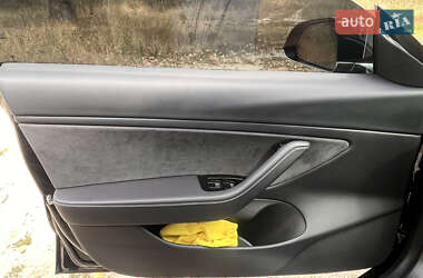 Седан Tesla Model 3 2019 в 