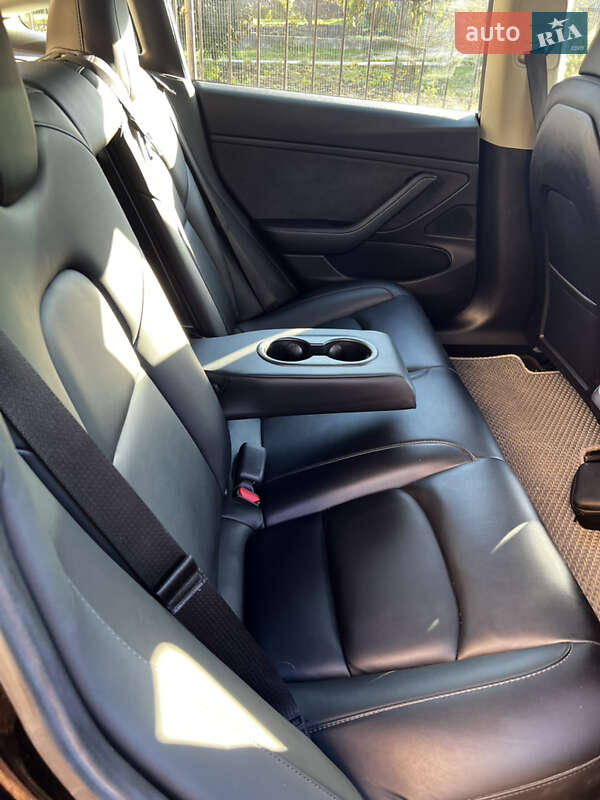 Седан Tesla Model 3 2019 в Николаеве