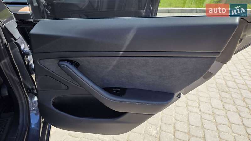Седан Tesla Model 3 2018 в Львове фото 76 Седан Tesla Model 3 2018 в Львове