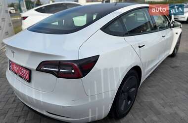 Седан Tesla Model 3 2021 в 