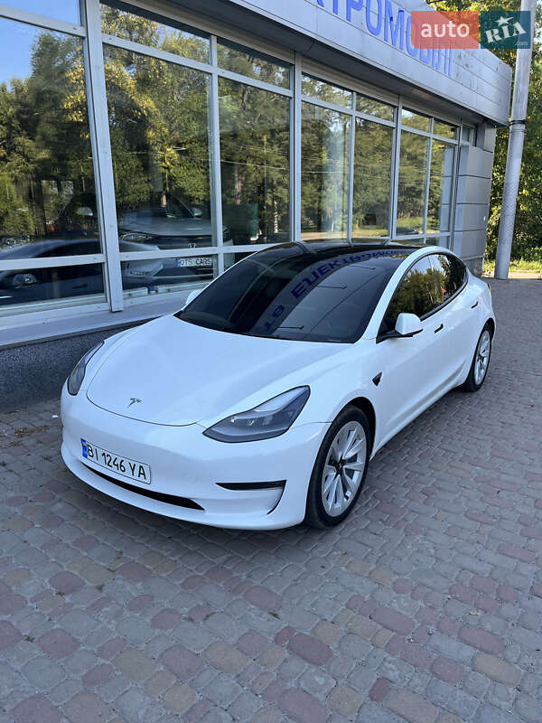 Седан Tesla Model 3 2022 в Полтаве