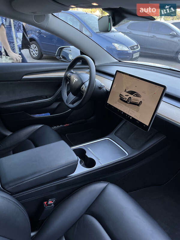 Седан Tesla Model 3 2022 в Полтаве