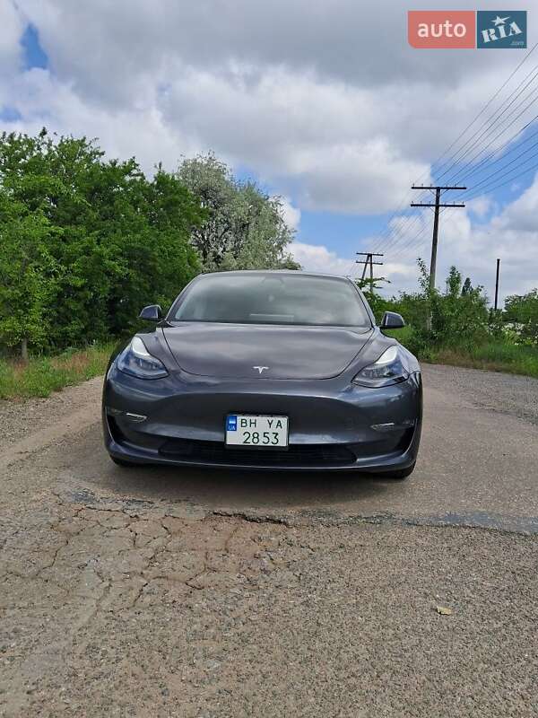 Tesla Model 3 2021
