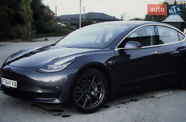 Седан Tesla Model 3 2018 в 
