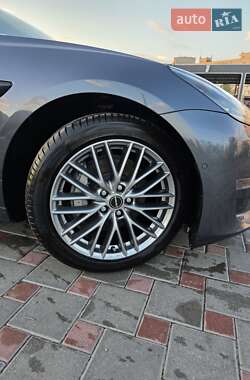 Седан Tesla Model 3 2018 в 