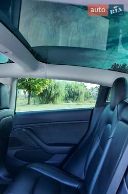 Седан Tesla Model 3 2019 в 