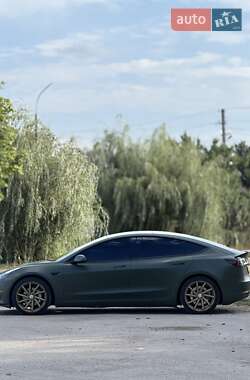 Седан Tesla Model 3 2019 в 