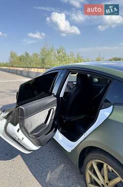 Седан Tesla Model 3 2019 в 