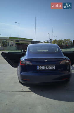 Седан Tesla Model 3 2023 в 
