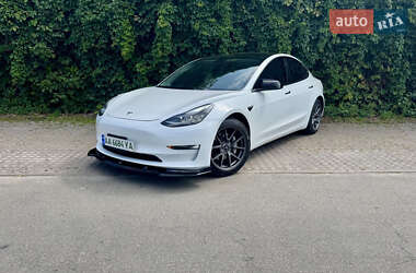 Седан Tesla Model 3 2021 в Киеве
