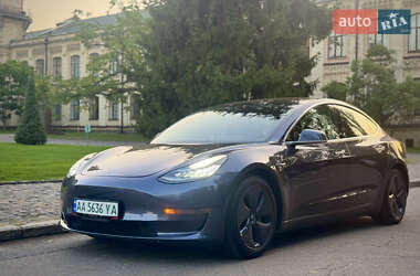 Седан Tesla Model 3 2020 в 