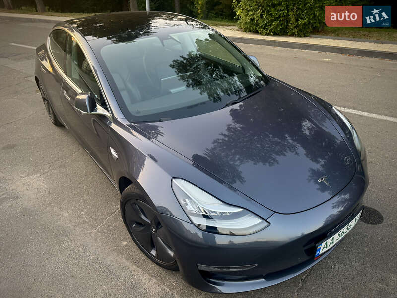 Седан Tesla Model 3 2020 в Киеве