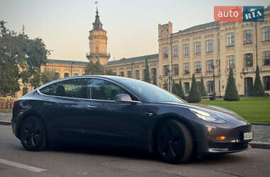 Седан Tesla Model 3 2020 в 