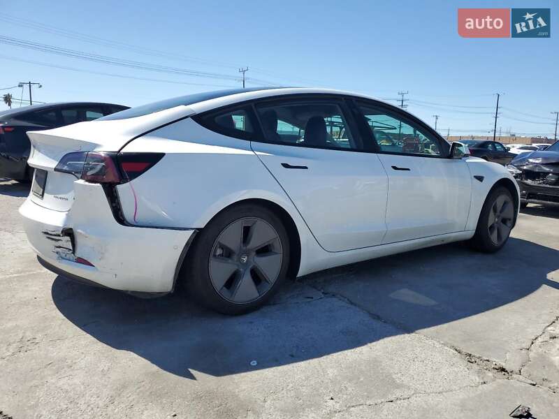 Седан Tesla Model 3 2021 в Києві