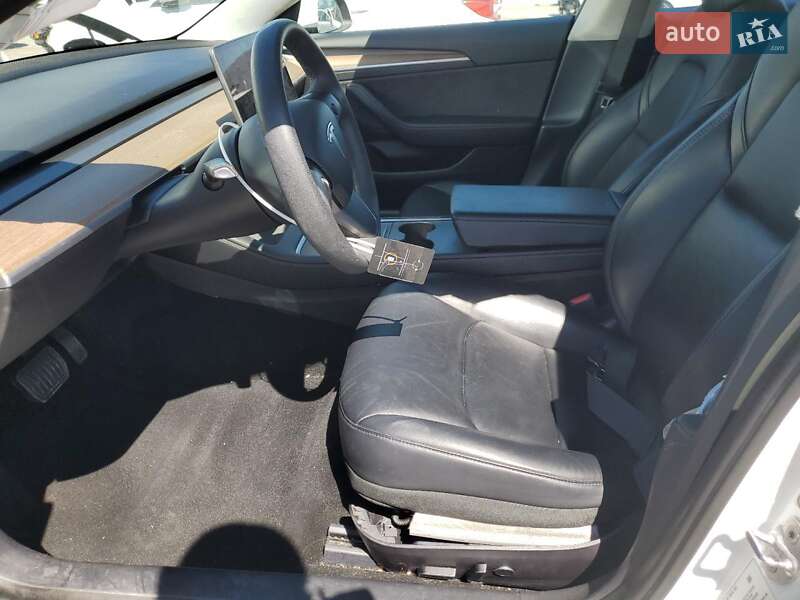 Седан Tesla Model 3 2021 в Києві