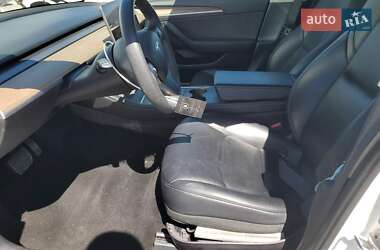 Седан Tesla Model 3 2021 в 