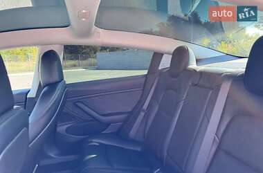 Седан Tesla Model 3 2020 в 