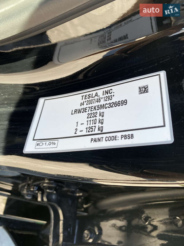 Седан Tesla Model 3 2021 в Києві