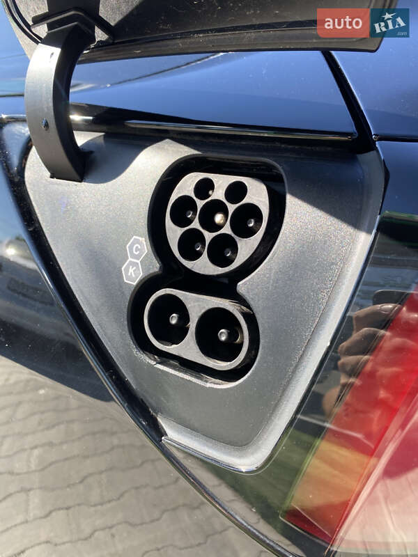 Седан Tesla Model 3 2021 в Києві