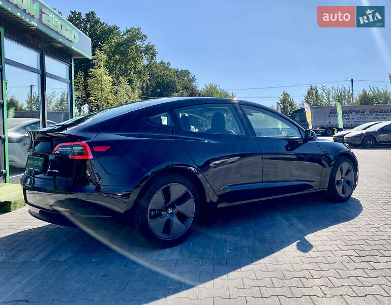 Седан Tesla Model 3 2021 в Києві
