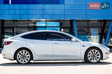 Седан Tesla Model 3 2018 в 
