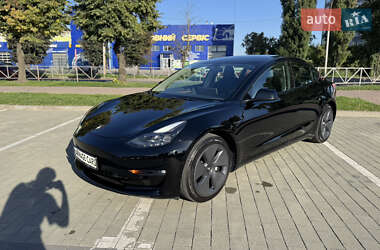 Седан Tesla Model 3 2022 в 