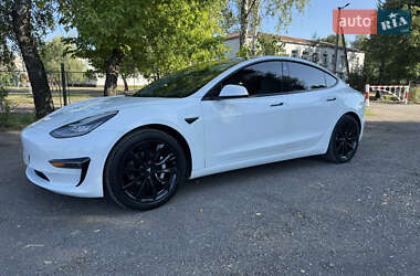 Седан Tesla Model 3 2019 в 