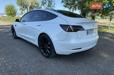 Седан Tesla Model 3 2019 в 