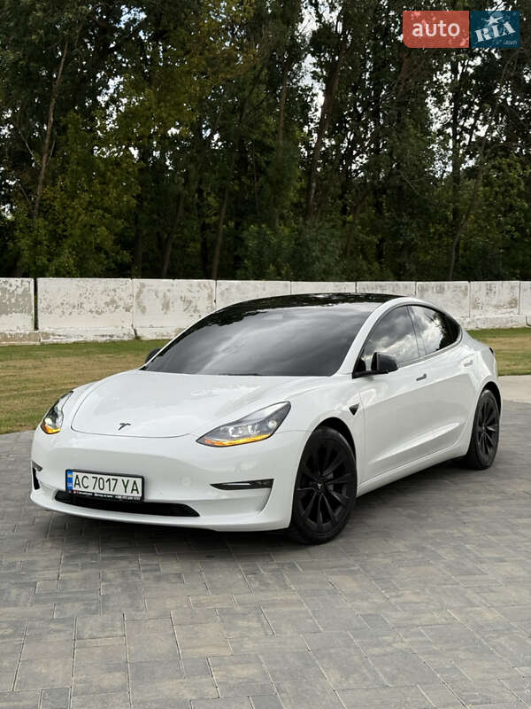 Седан Tesla Model 3 2022 в Луцке